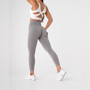 NVGTN Solid Seamless Leggings